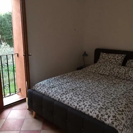 A La Mer Et A La Campagne Nyaraló